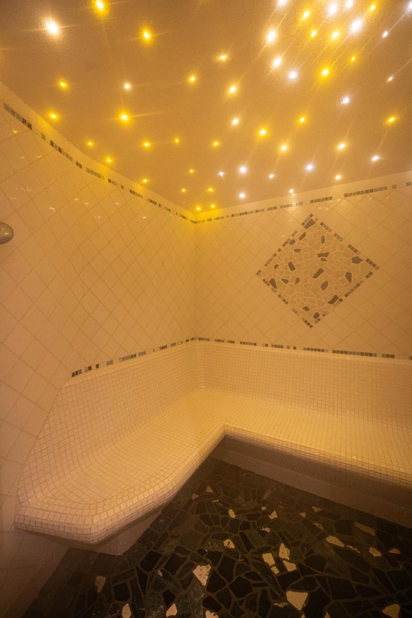 Hotel Engel Каназей Екстериор снимка