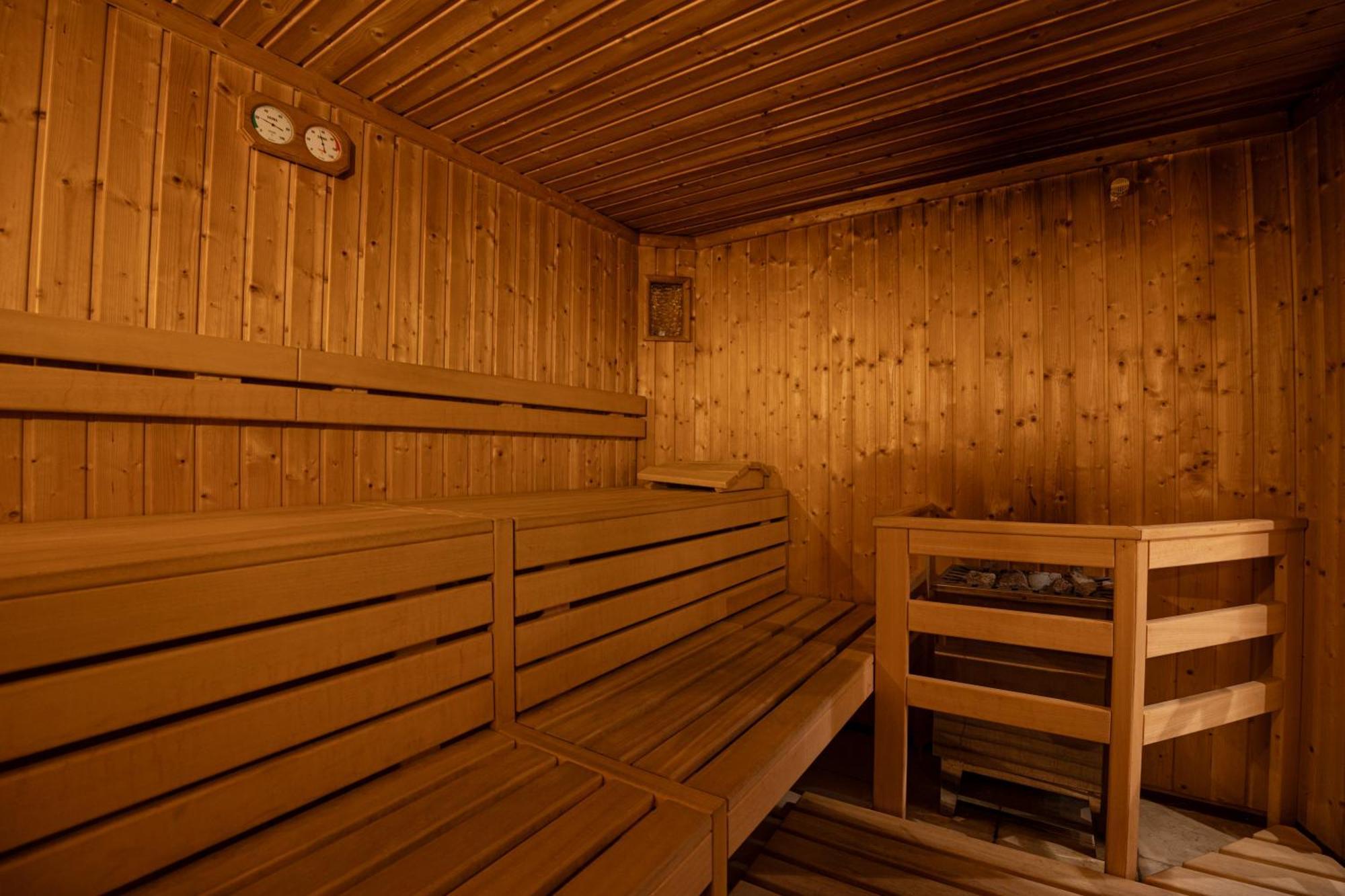 Hotel Engel Каназей Екстериор снимка