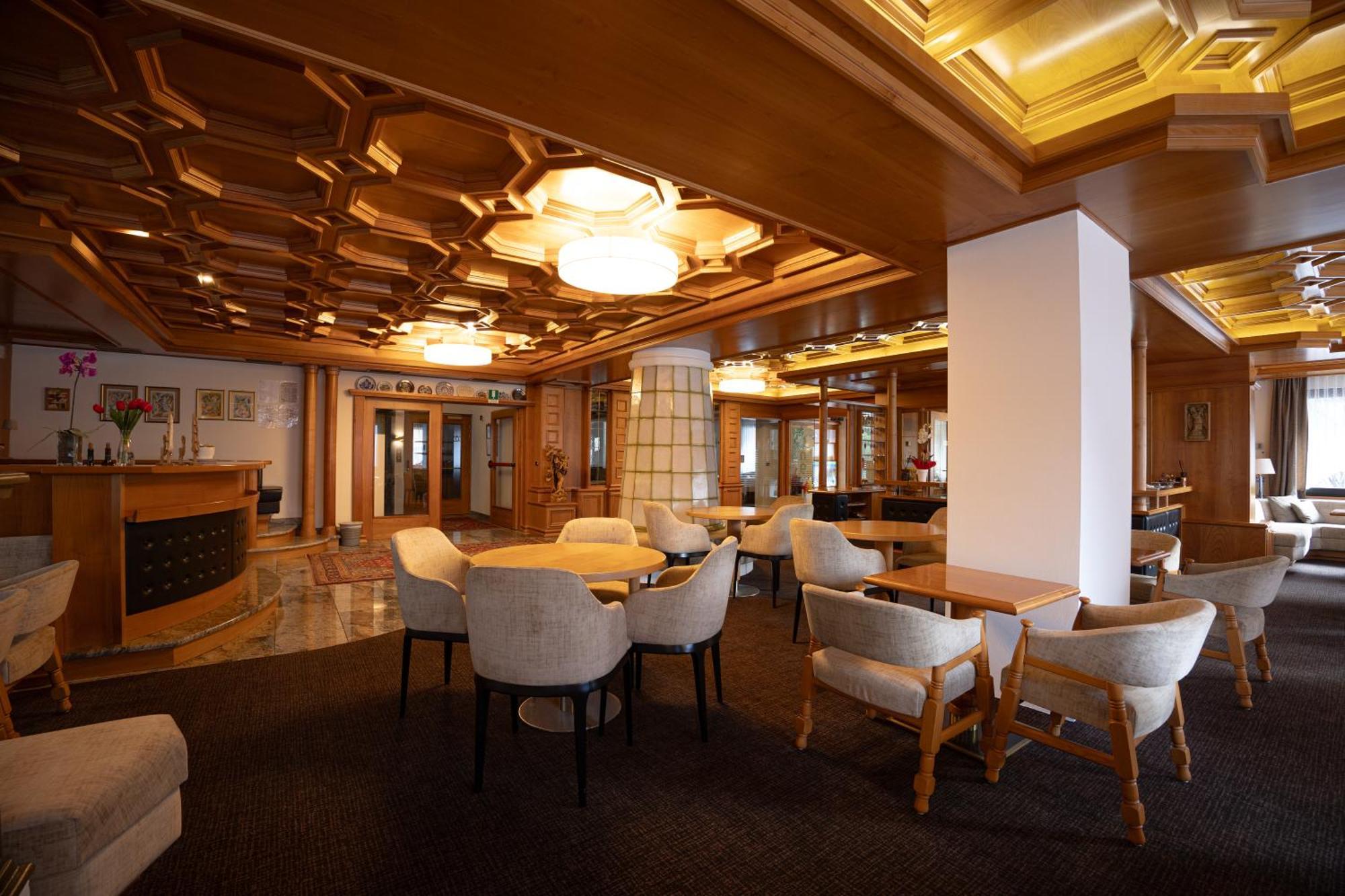 Hotel Engel Каназей Екстериор снимка