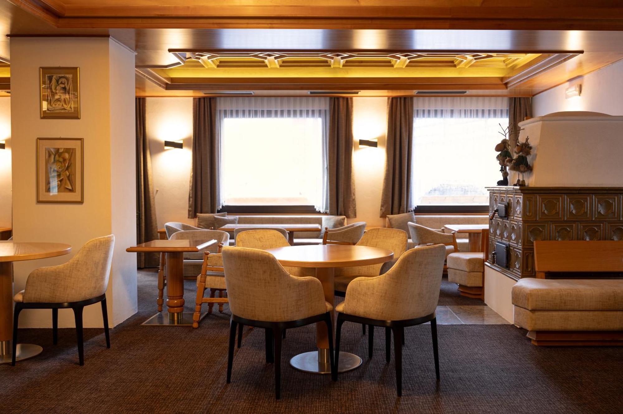 Hotel Engel Каназей Екстериор снимка