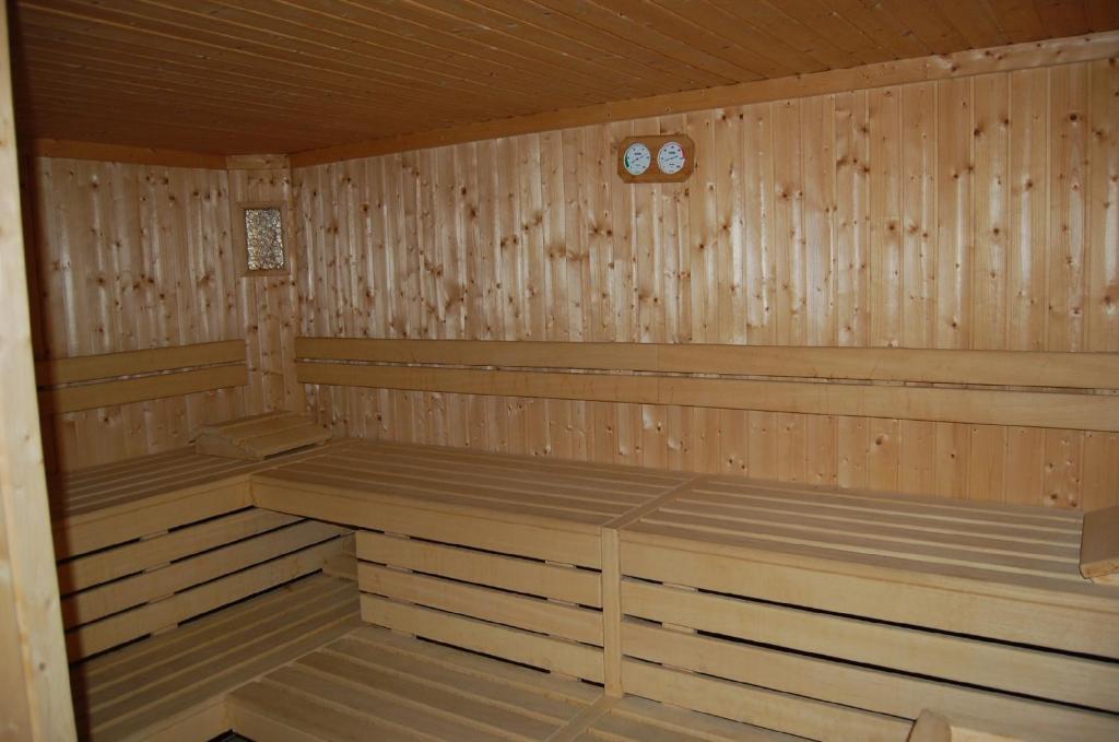 Hotel Engel Каназей Екстериор снимка